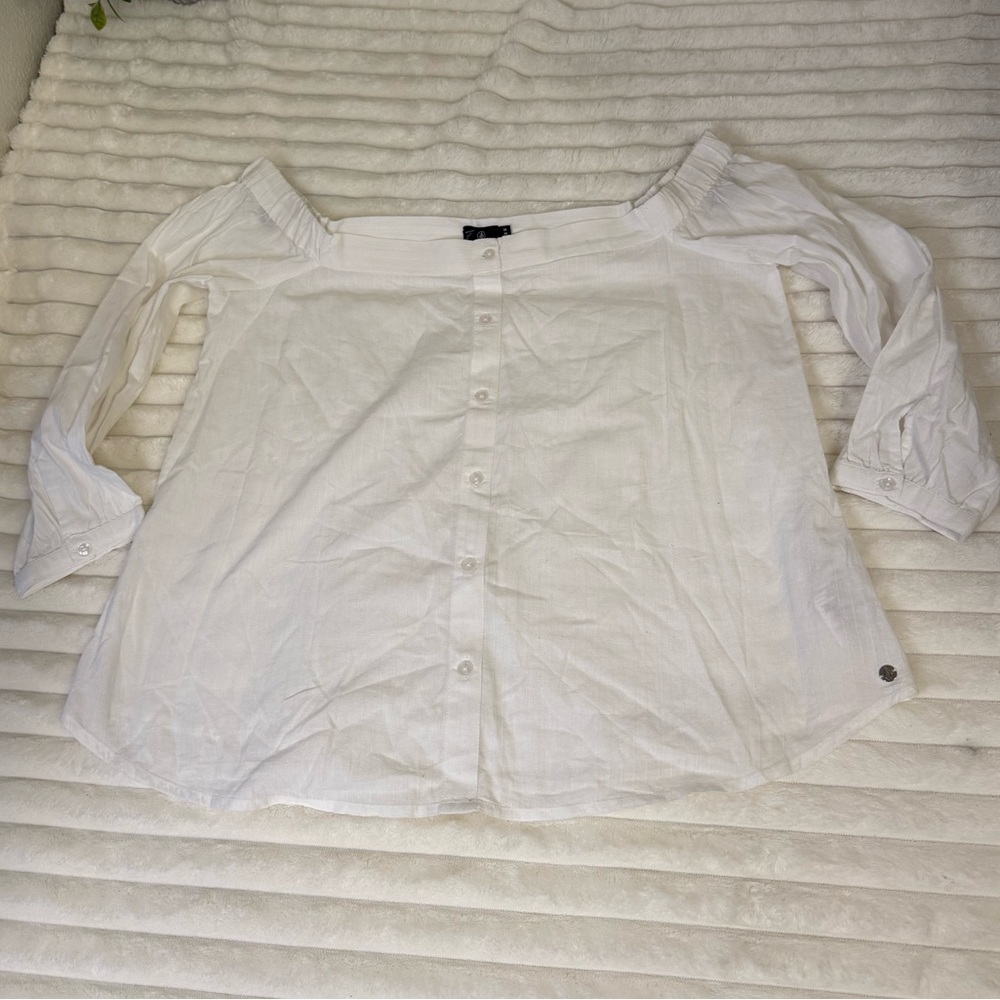 Volcom off shoulder cotton top size medium
